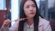 吴忧尝试和裘总交往