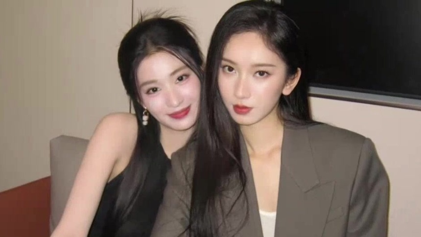 友谊长存！王楚然晒与刘令姿出游合照